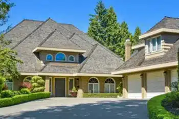 Professional Lakewood roofing contractor in WA near 98499