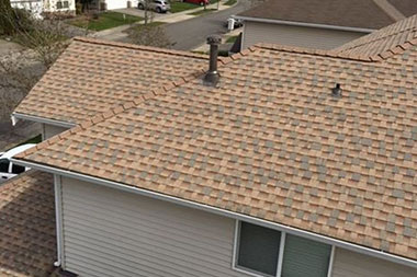 Edgewood shingle roof installation team in WA near 98371